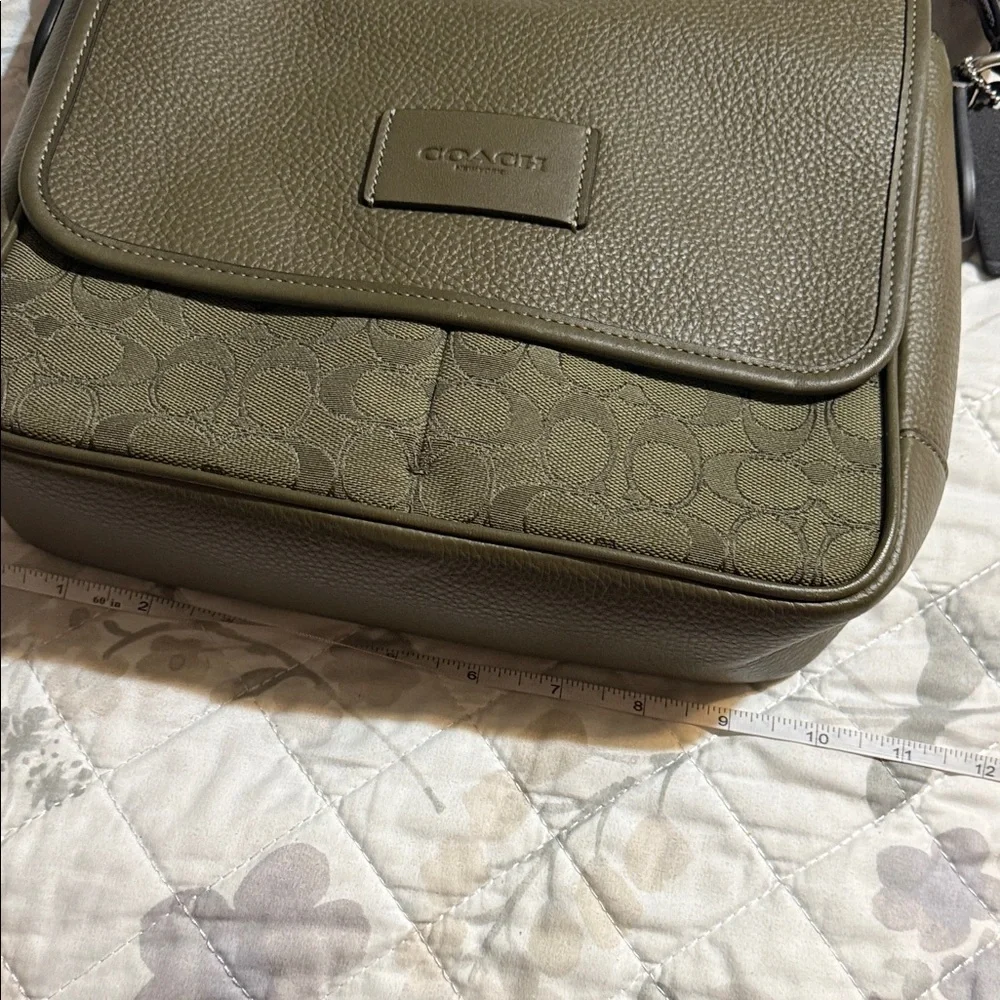 Nice Coach Sprint Pebbled Leather & signature jacquard Messenger Bag